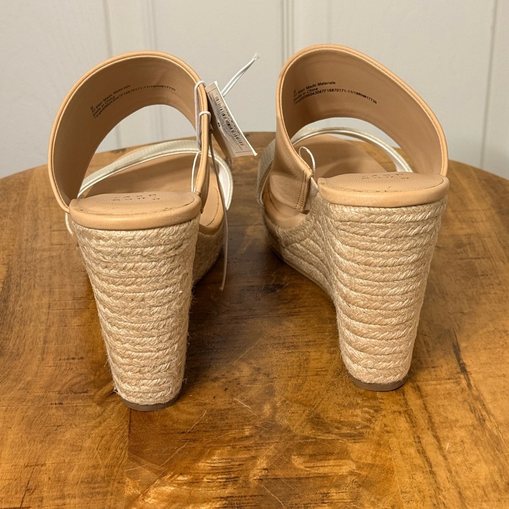 A New Day Women's Beige and Off-White Sandals - Picture 3 of 4